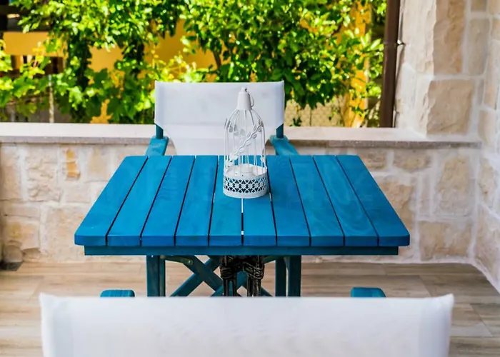 Armenos Villas *