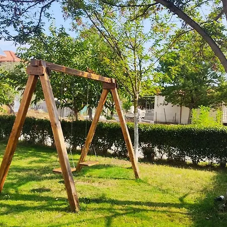Armenos Feriehus *