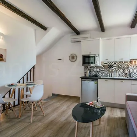 펜션 Armenos 이에리소스